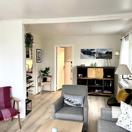 Вилла Koselig Nyrestaurert Hus Med Flott Utsikt! Рейне Экстерьер фото